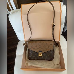 Louis Vuitton Pochette Metis